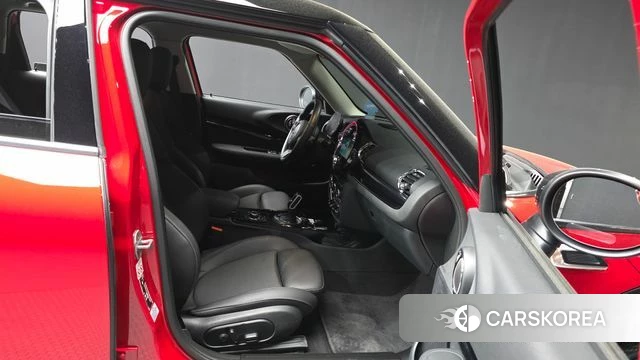 Mini Cooper Clubman 2023 Красный из Кореи, фото 2