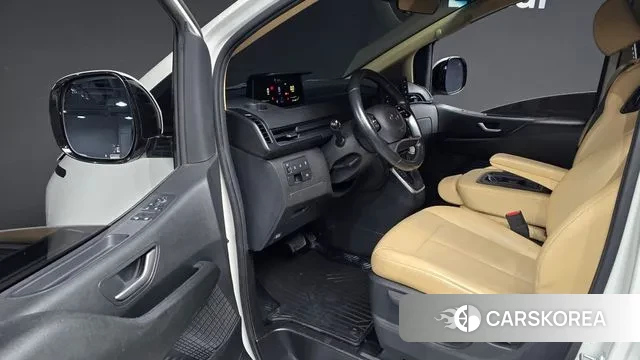 Hyundai Staria 2023 Белый из Кореи, фото 2