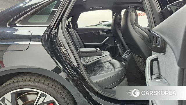 Audi S4 (B9) 2023 Черный из Кореи, фото 2