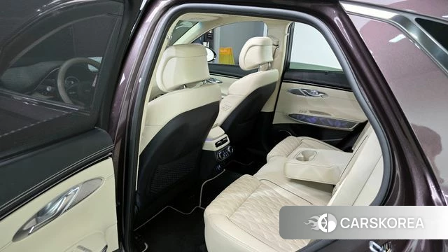 Genesis GV70 2023 Фиолетовый из Кореи, фото 2