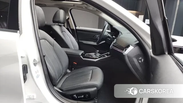 BMW 3 Series (G20) 2019 Белый из Кореи, фото 2