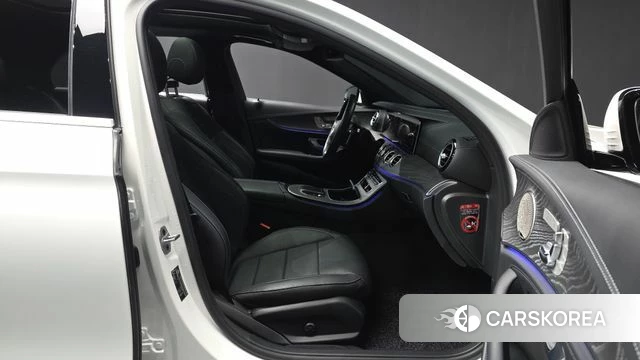 Mercedes-Benz E-Class W213 2022 Белый из Кореи, фото 2