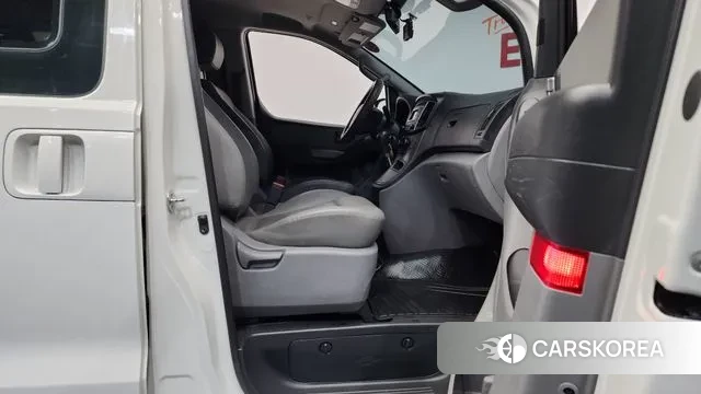 Hyundai The New Grand Starex 2018 Белый из Кореи, фото 2