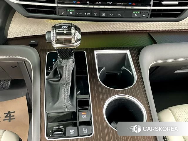 Toyota Saina 2025 Черный из Китая, фото 2