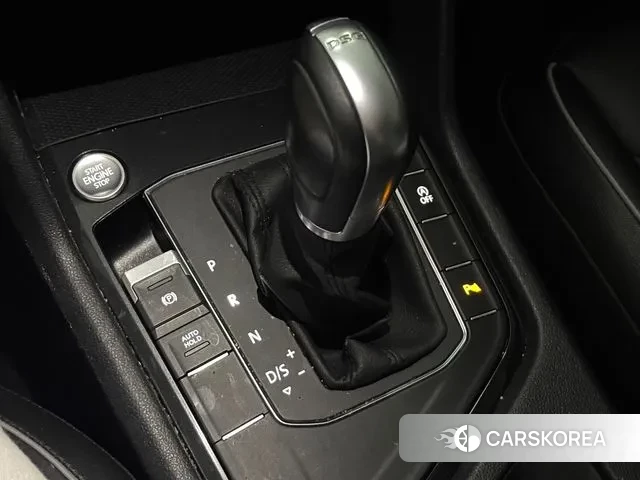 Volkswagen Tiguan second Generation 2018 Белый из Кореи, фото 2