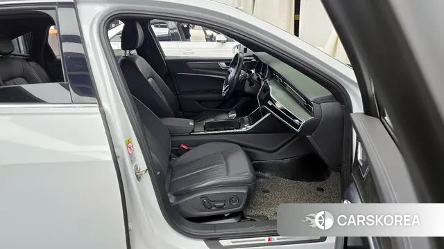 Audi A6 (C8) 2021 Белый из Кореи, фото 2