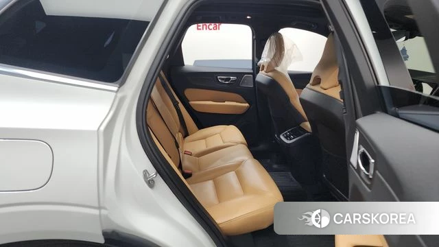 Volvo XC60 second Generation 2022 Белый из Кореи, фото 2