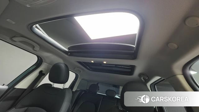 Mini Cooper Countryman 2022 Цвет галактики из Кореи, фото 2