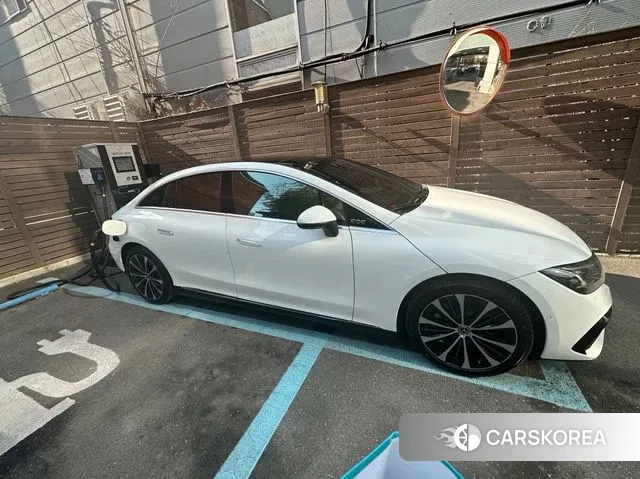 Mercedes-Benz EQE V295 2023 Белый из Кореи, фото 2