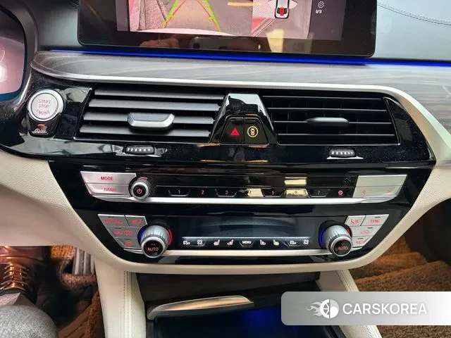 BMW 5 Series (G30) 2020 Белый из Кореи, фото 2