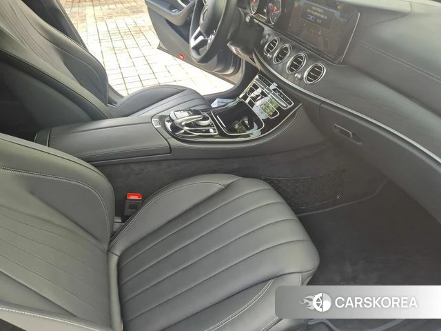 Mercedes-Benz E-Class W213 2020 Серый из Кореи, фото 2