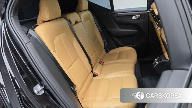Volvo XC40 2021 Черный из Кореи, фото 2