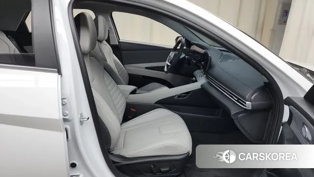 Hyundai Avante (CN7) 2023 Белый из Кореи, фото 2