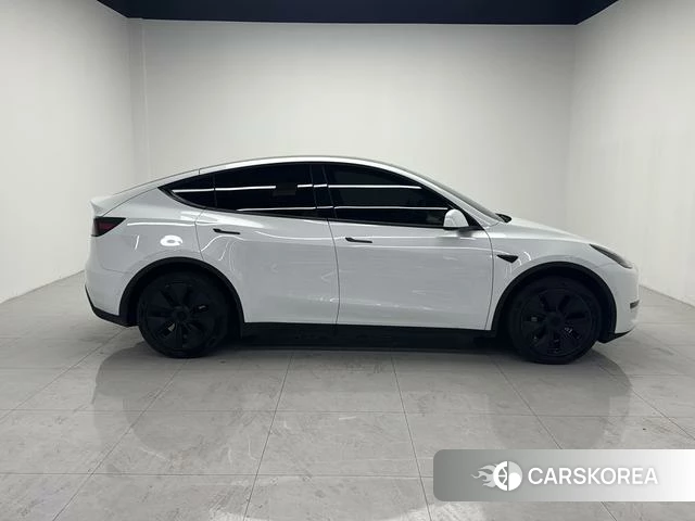 Tesla Model Y 2024 Белый из Китая, фото 2