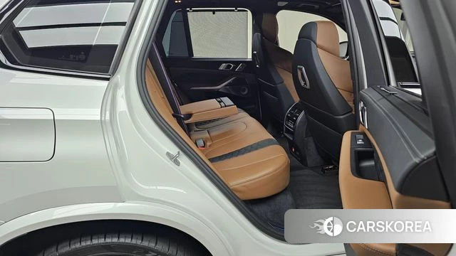 BMW X5M (G05) 2025 Белый из Кореи, фото 2