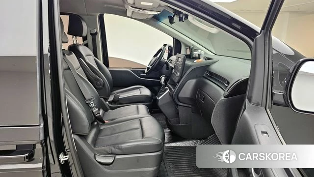 Hyundai Staria 2022 Черный из Кореи, фото 2