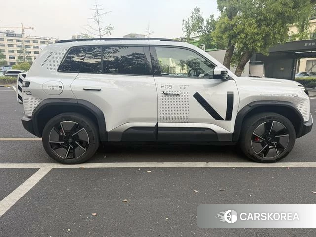 Leopard Titanium 3 2025 Белый из Китая, фото 2