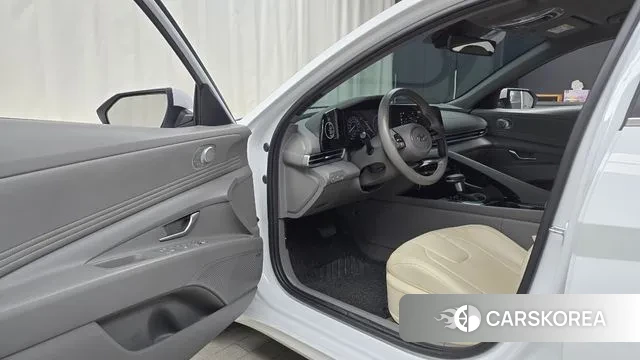 Hyundai Avante (CN7) 2022 Белый из Кореи, фото 2