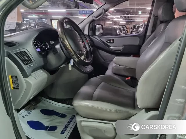 Hyundai Grand Starex 2018 Серебристо-серый из Кореи, фото 2