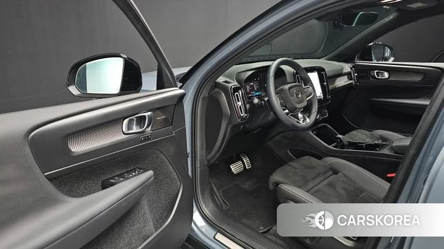 Volvo XC40 Richards 2022 Серебристо-серый из Кореи, фото 2