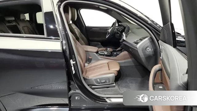 BMW X4 (G02) 2024 Черный из Кореи, фото 2