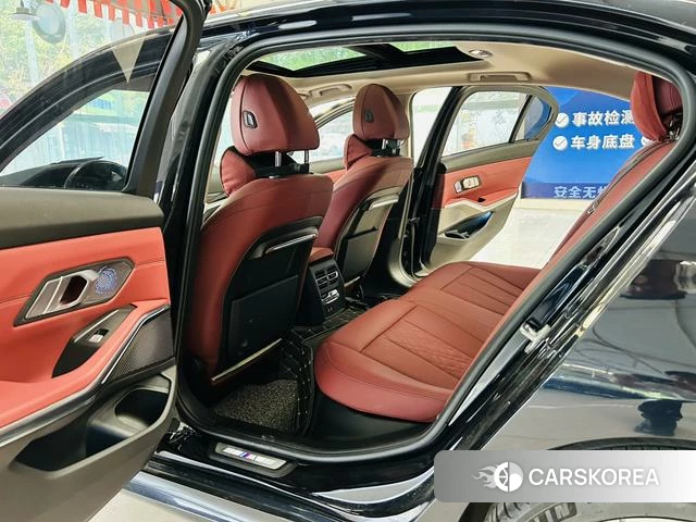 BMW 3 series 2022 Черный из Китая, фото 2