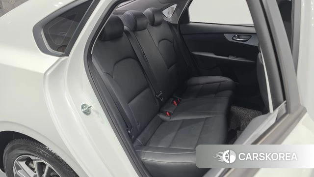 Kia The New K3 2nd generation 2022 Белый из Кореи, фото 2