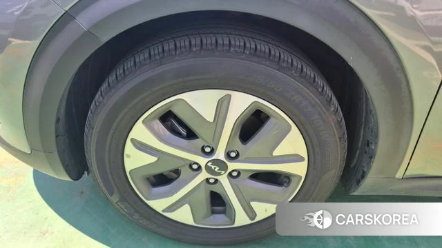 Kia Niro Plus 2022 Серебристо-серый из Кореи, фото 2