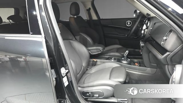 Mini Cooper Countryman 2023 Черный из Кореи, фото 2