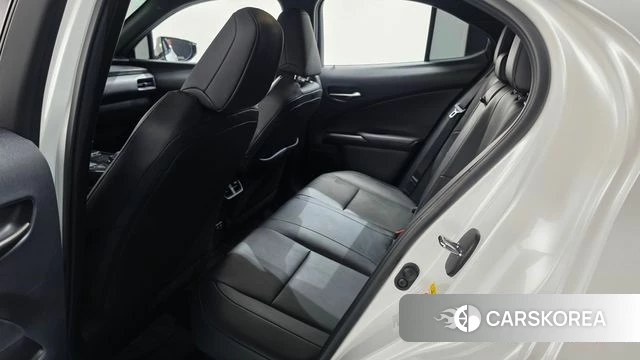 Lexus UX250h 2019 Белый из Кореи, фото 2