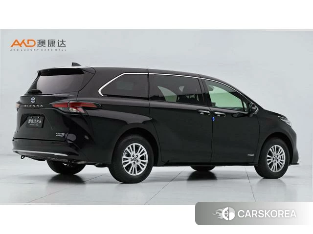 Toyota Saina 2022 Черный из Китая, фото 2