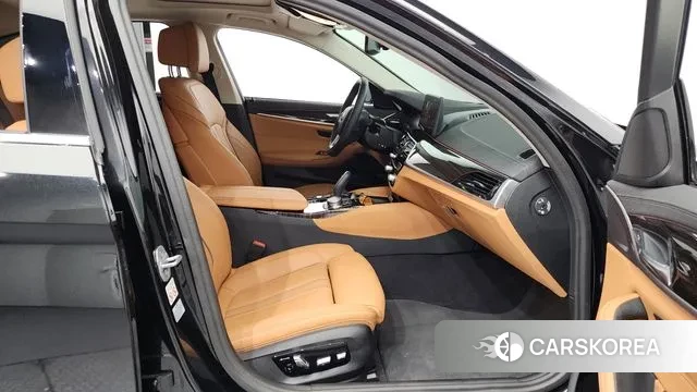 BMW 5 Series (G30) 2023 Черный из Кореи, фото 2