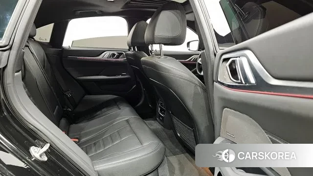 BMW 4 Series (G22) 2024 Черный из Кореи, фото 2