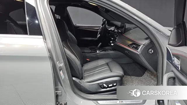 BMW 5 Series (G30) 2022 Серый из Кореи, фото 2