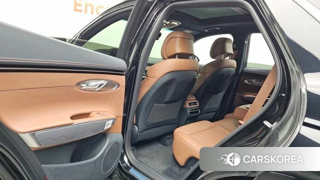 Genesis GV70 2023 Черный из Кореи, фото 2