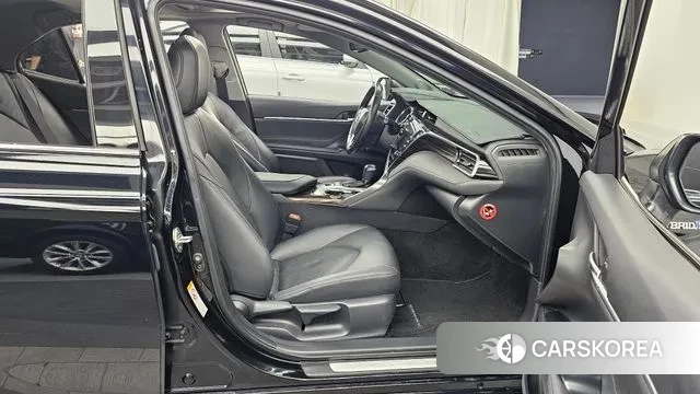 Toyota Camry (XV70) 2018 Черный из Кореи, фото 2