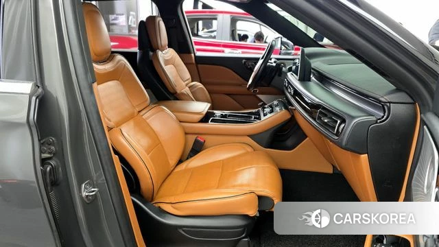 Lincoln Aviator 2nd generation 2021 Серый из Кореи, фото 2