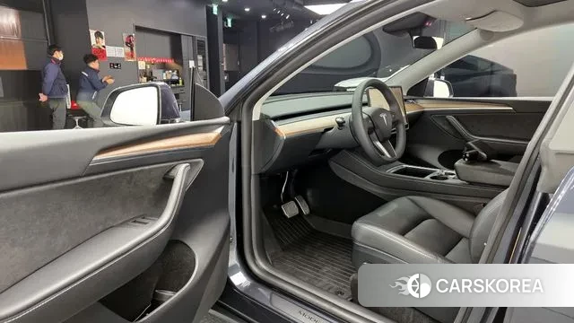 Tesla Model Y 2024 Серый из Кореи, фото 2