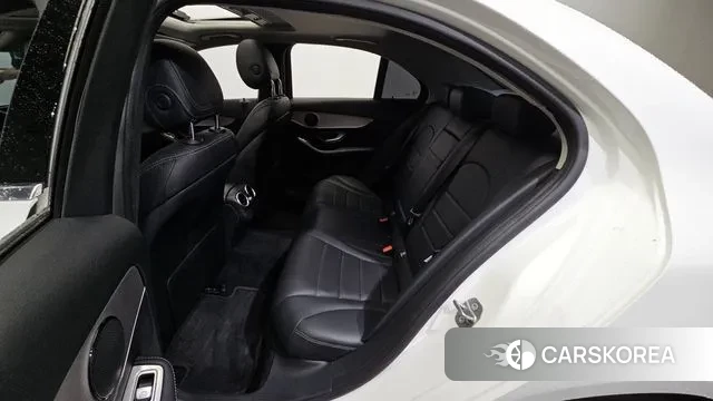 Mercedes-Benz C-Class W205 2018 Белый из Кореи, фото 2