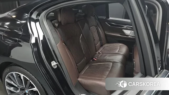 BMW 7 Series (G11) 2022 Черный из Кореи, фото 2