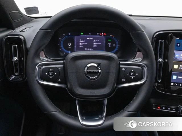 Volvo XC40 Richards 2024 Белый из Кореи, фото 2