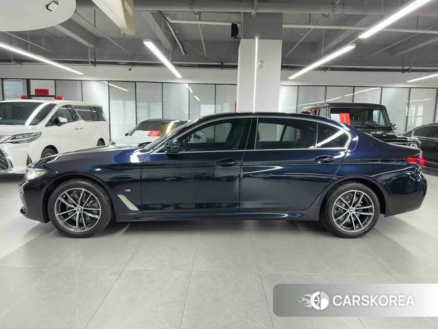 BMW 5 series 2021 Черный из Китая, фото 2