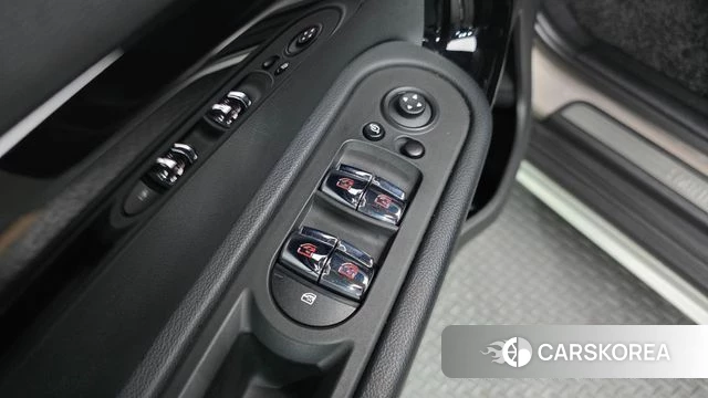 Mini Cooper Countryman 2023 Песочный из Кореи, фото 2