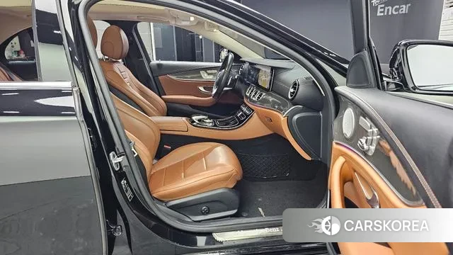 Mercedes-Benz E-Class W213 2019 Черный из Кореи, фото 2