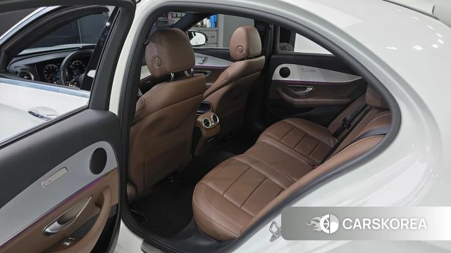 Mercedes-Benz E-Class W213 2021 Белый из Кореи, фото 2