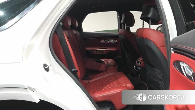 Genesis GV70 2022 Белый из Кореи, фото 2