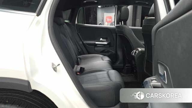 Mercedes-Benz GLA - Class H247 2021 Белый из Кореи, фото 2