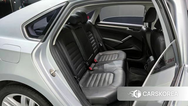 Volkswagen The New Passat 2018 Серебристо-серый из Кореи, фото 2