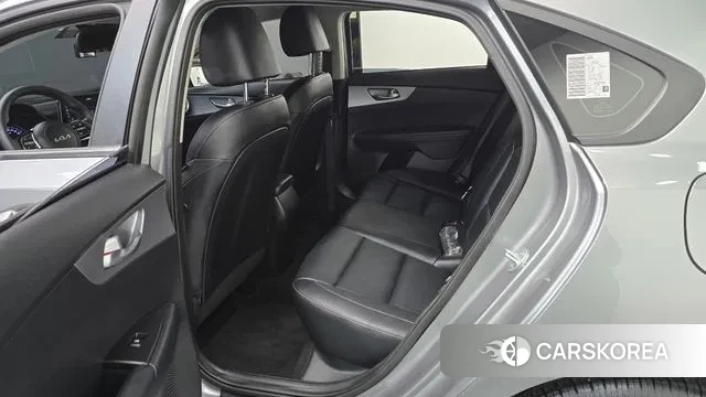 Kia The New K3 2nd generation 2022 Серый из Кореи, фото 2