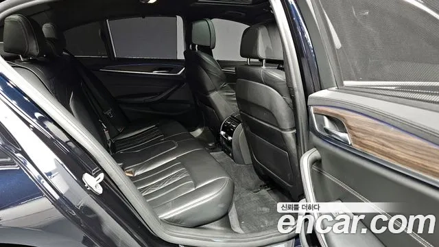 BMW 5 Series (G30) 2018 Черный из Кореи, фото 2